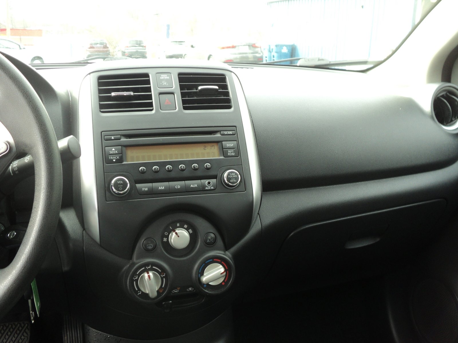 NISSAN VERSA