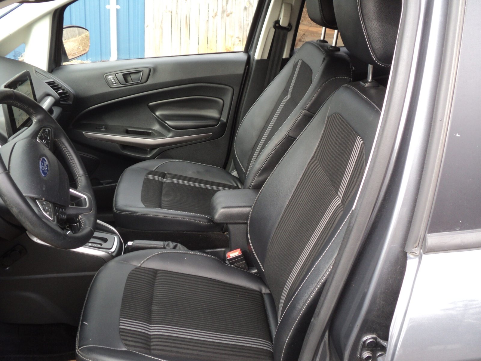 FORD EcoSport SES