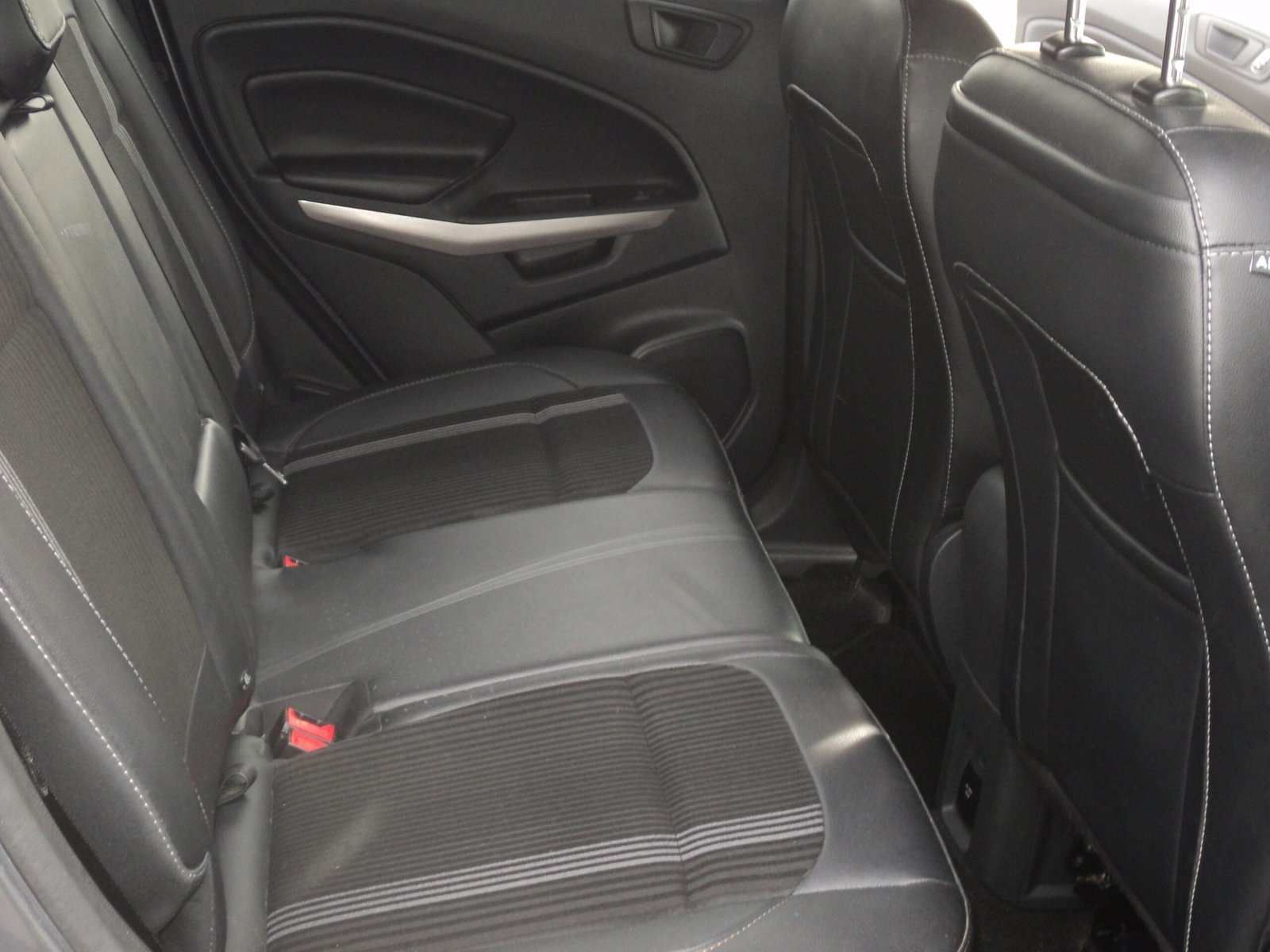 FORD EcoSport SES