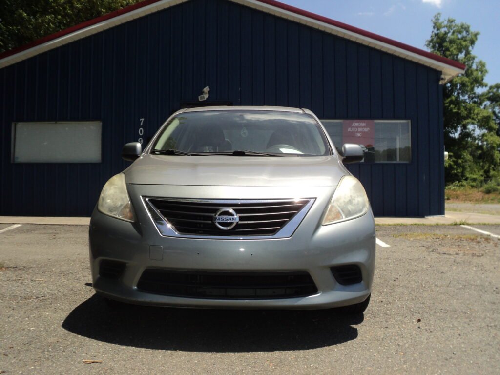 NISSAN VERSA
