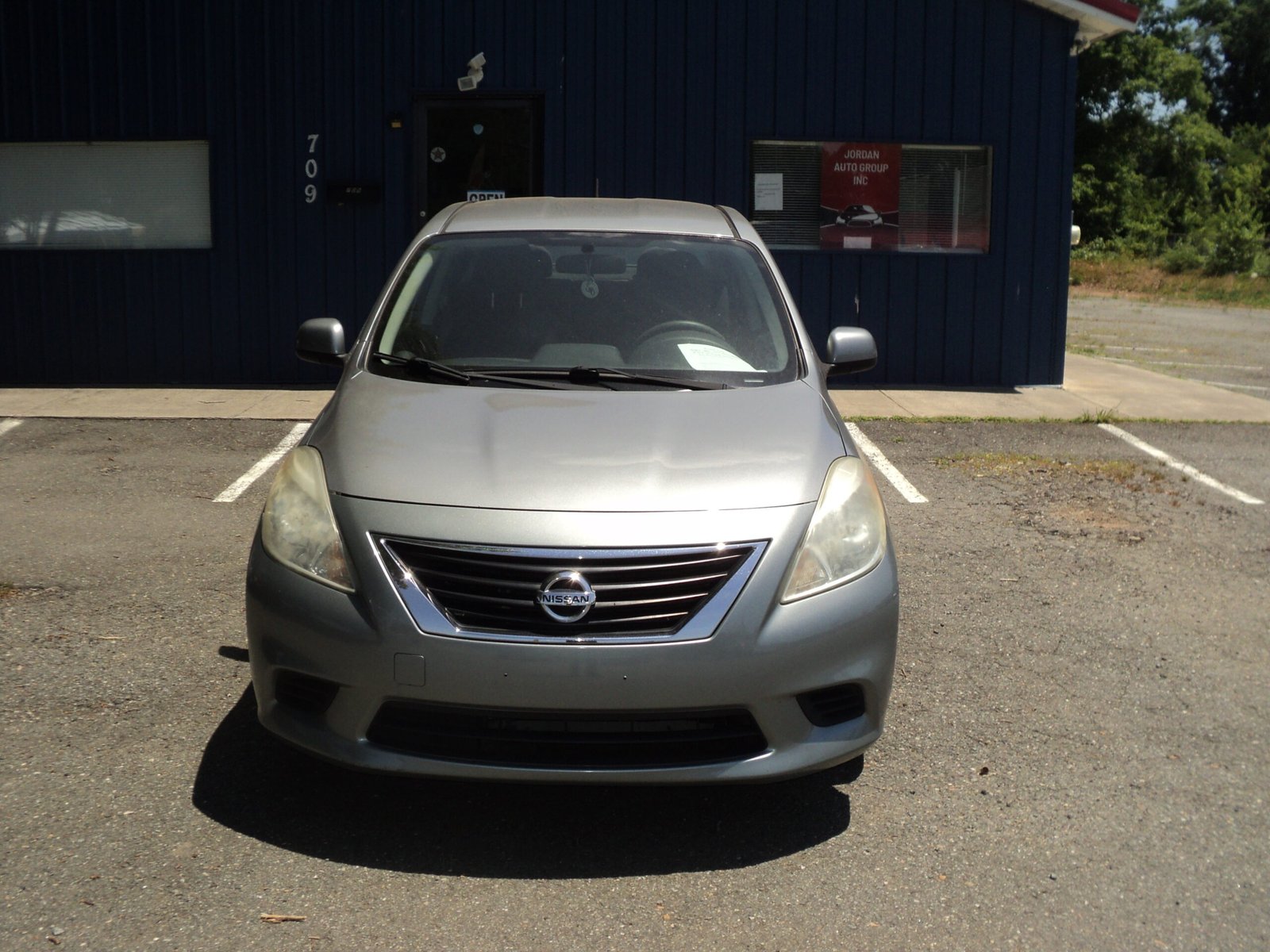NISSAN VERSA