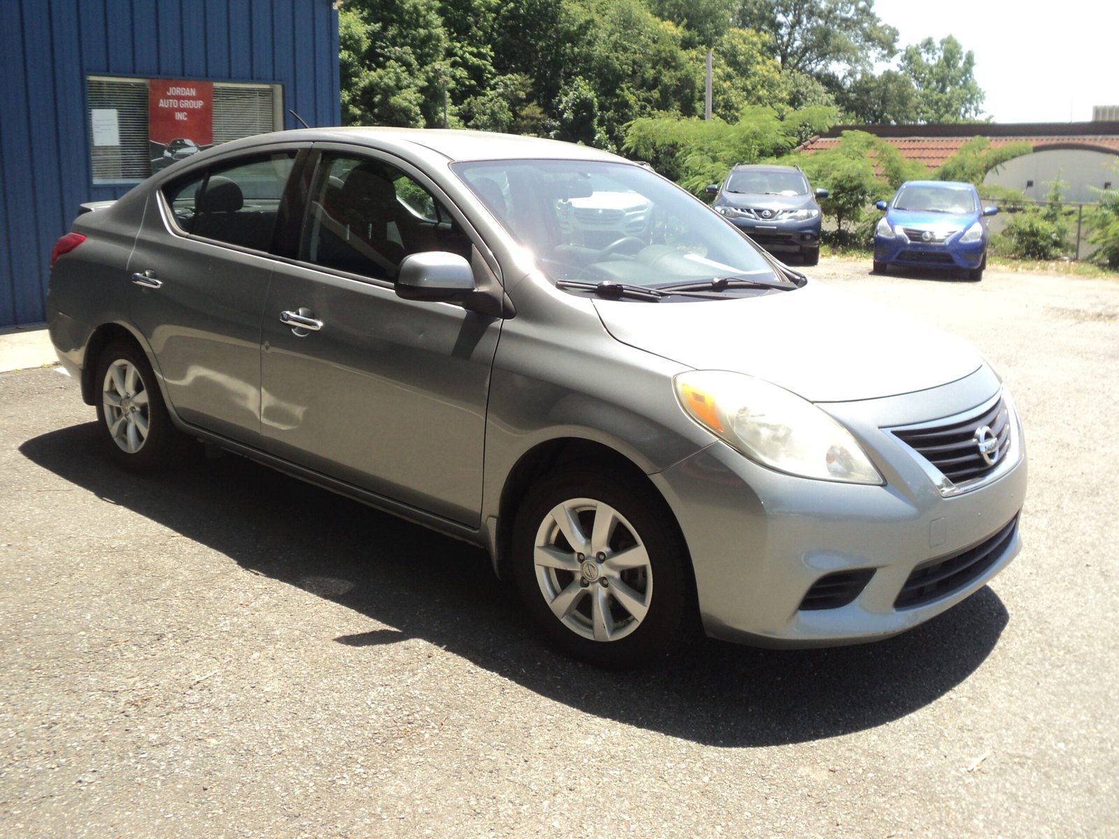NISSAN VERSA