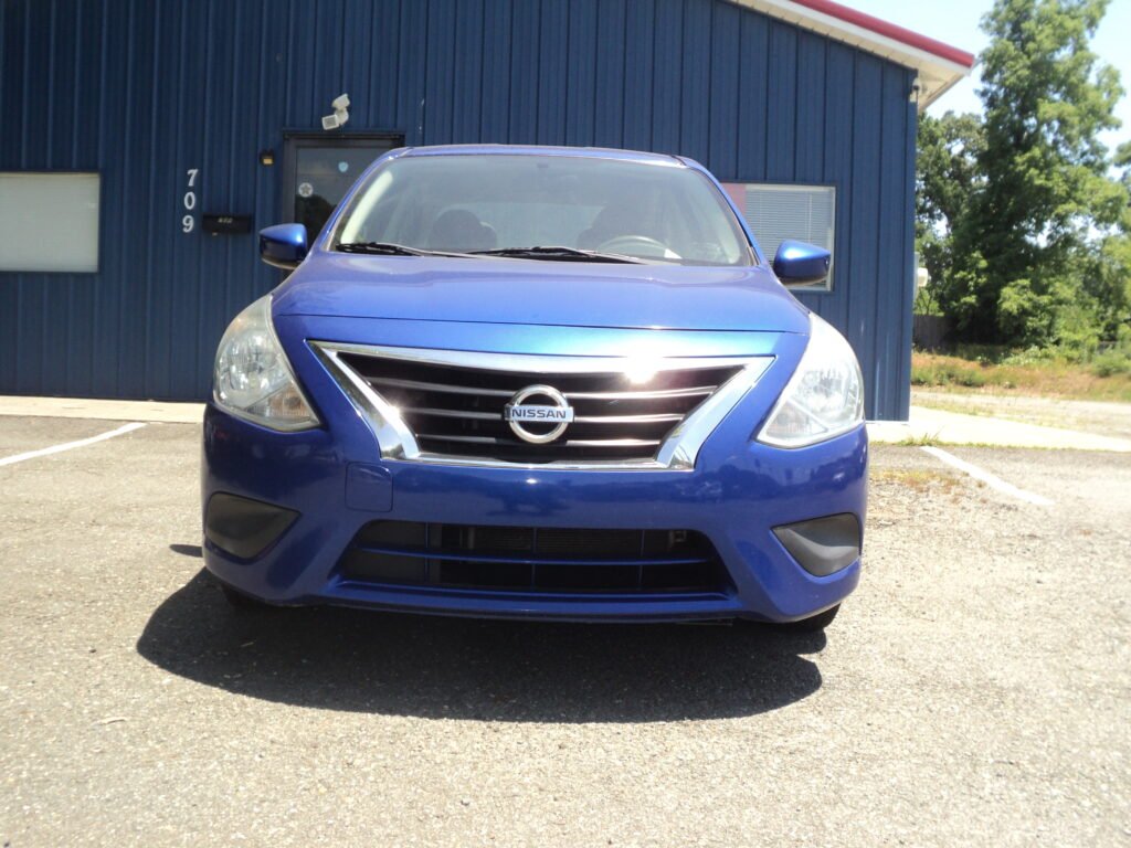 NISSAN VERSA