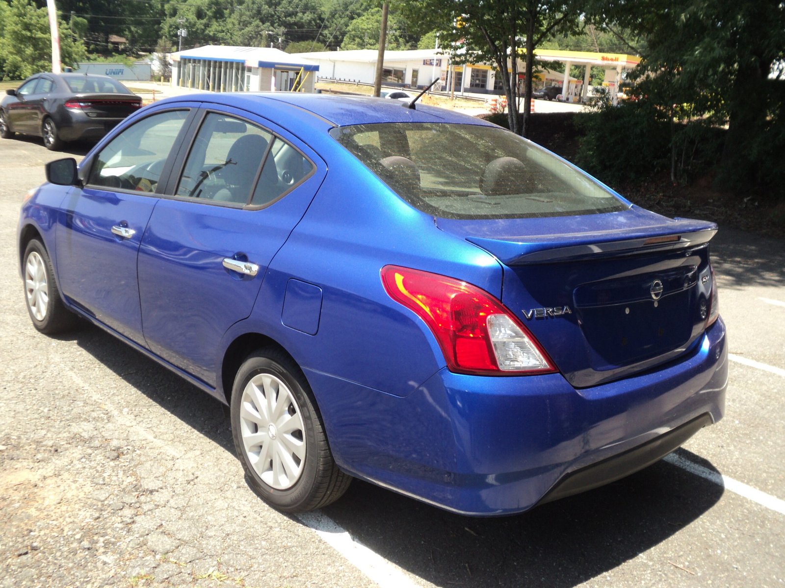 NISSAN VERSA